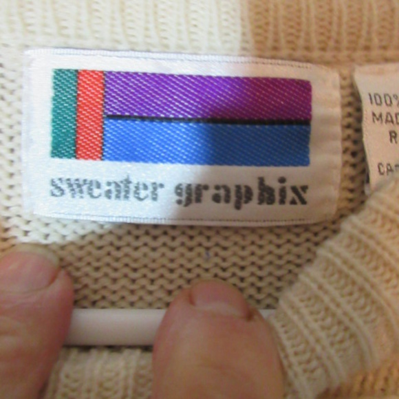 SWEATER GRAPHIX Cream Acrylic Knit Long Sleeves S - Picture 2 of 4